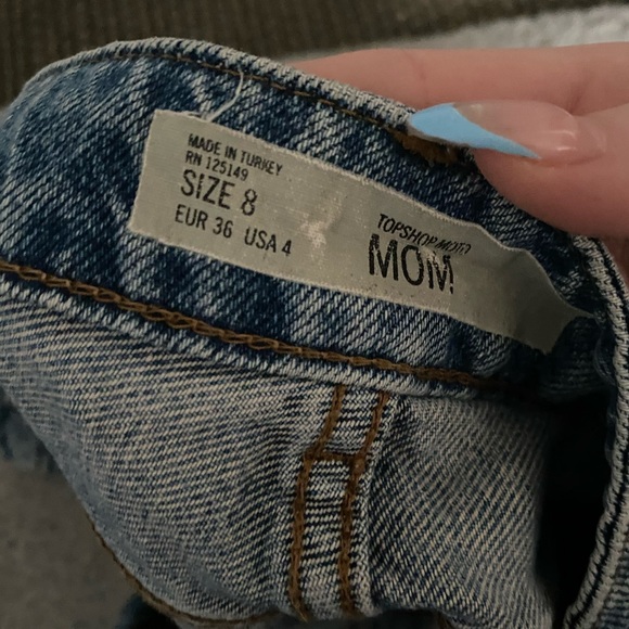 jean shorts from Topshop excellent condition and are available in a size US 4. - Picture 4 of 4